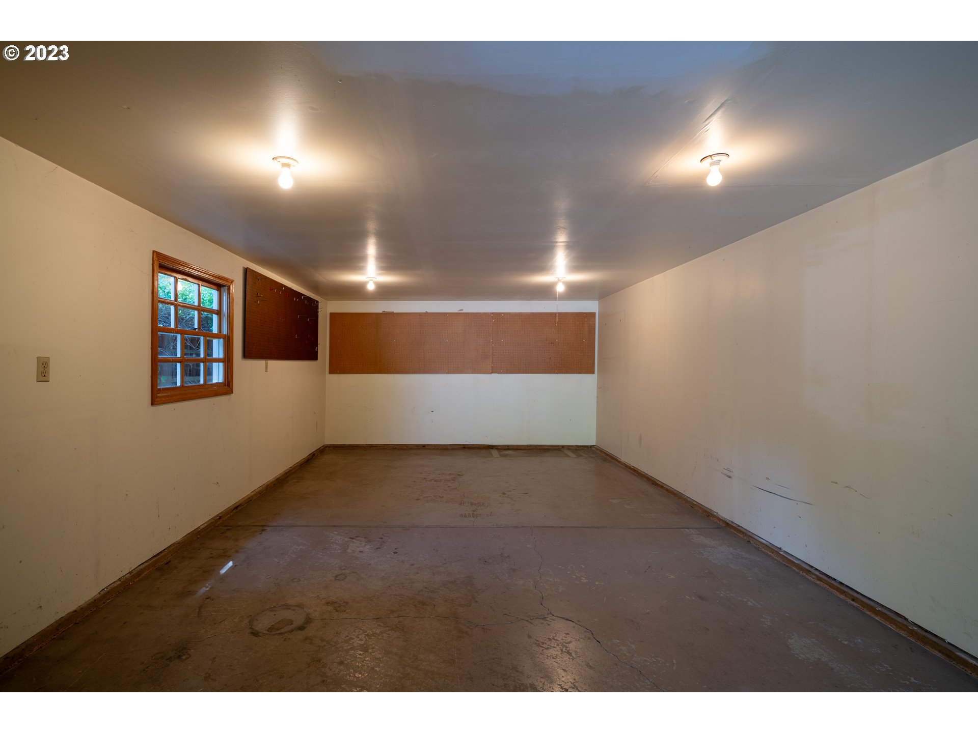 4333 Southwest 54th Place Portland, OR 97221 - Photo 34 of 46 Garage