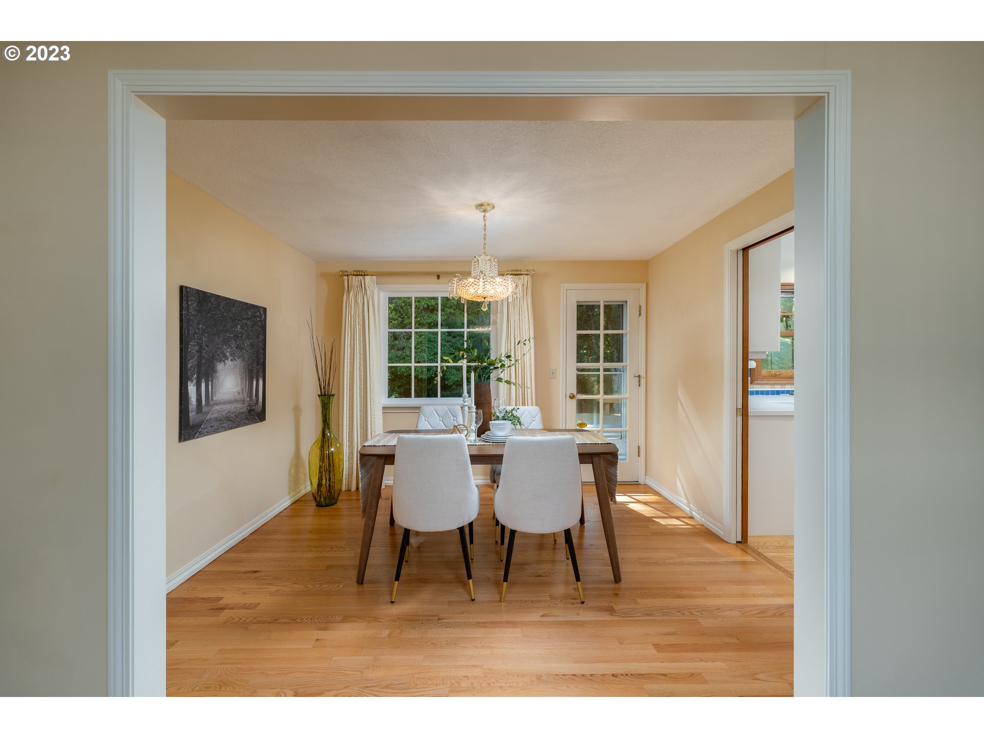 4333 Southwest 54th Place Portland, OR 97221 - Photo 9 of 46 Dining Room