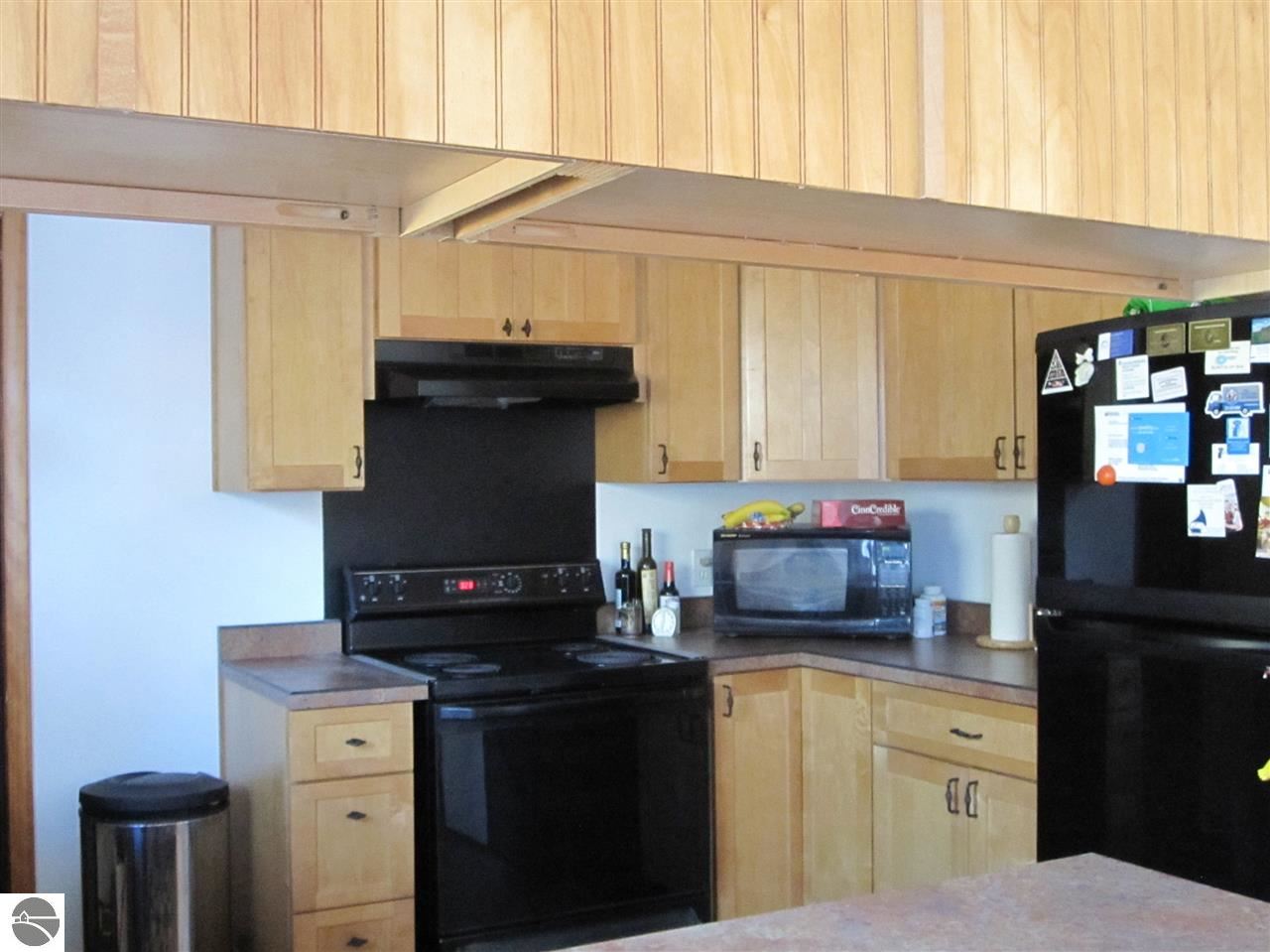 8380 North Long Lake Road Traverse City, MI 49685 - Photo 9 of 31 1778529-8.JPG