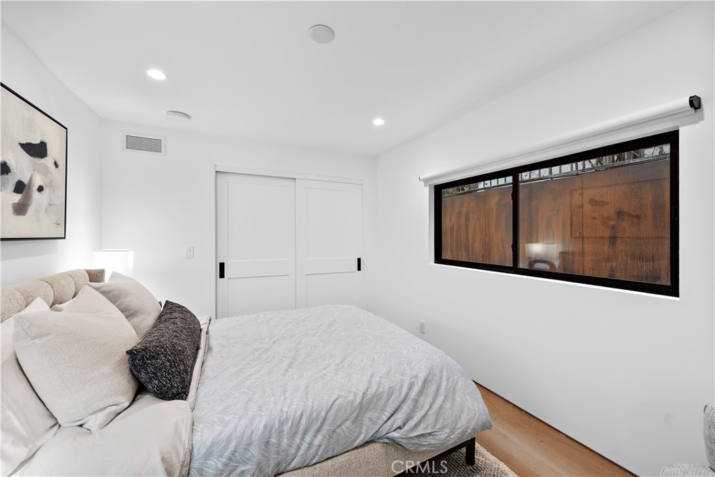 322 Iris Avenue Corona del Mar, CA 92625 - Photo 12 of 31