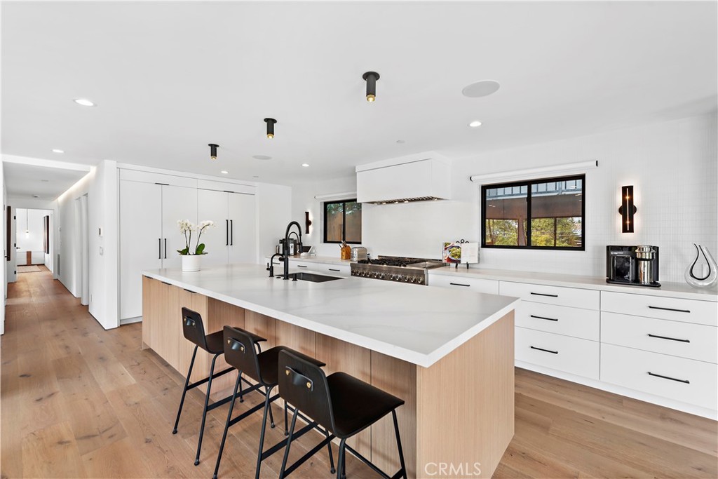 322 Iris Avenue Corona del Mar, CA 92625 - Photo 7 of 31