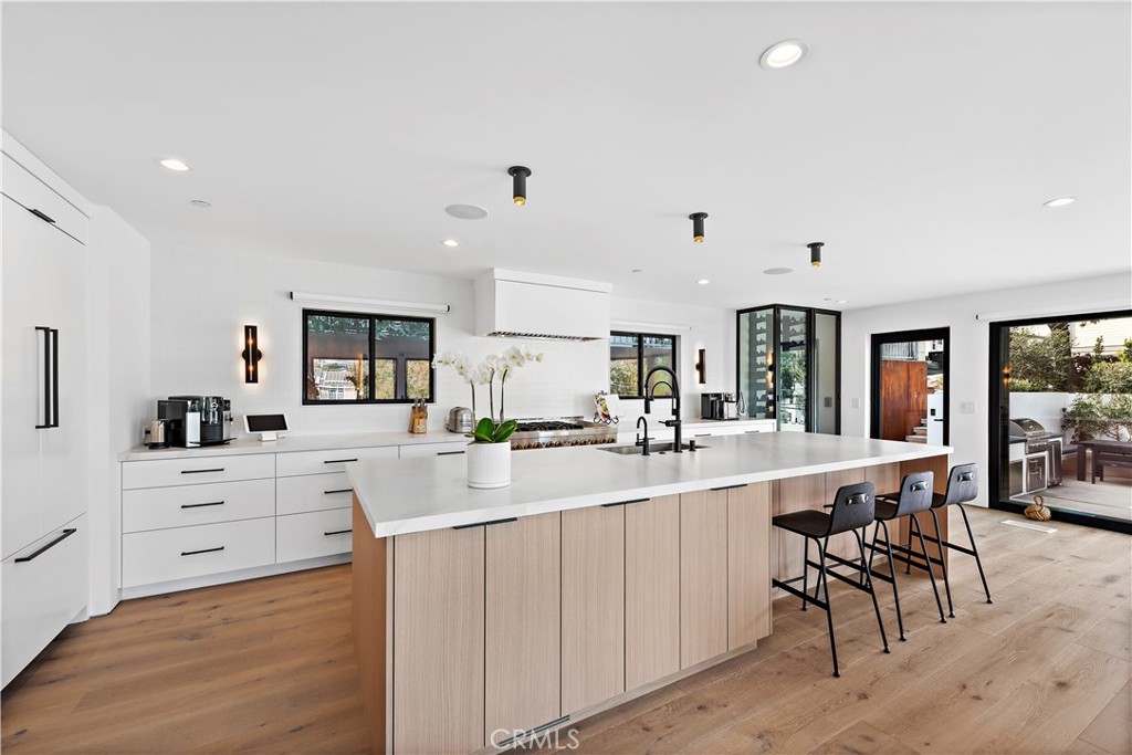 322 Iris Avenue Corona del Mar, CA 92625 - Photo 8 of 31