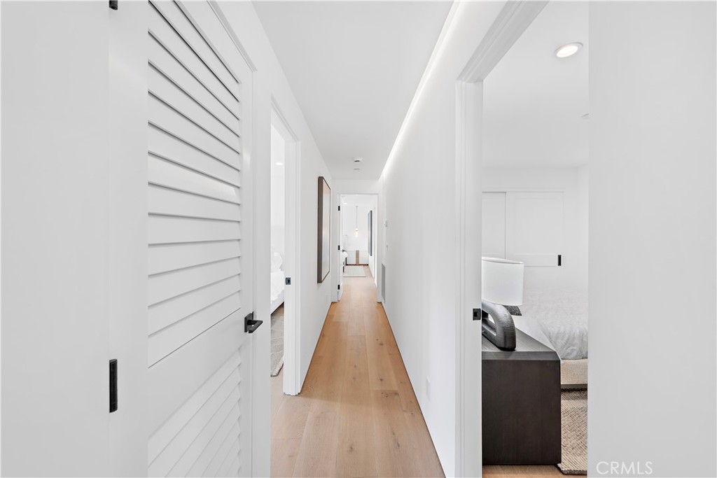 322 Iris Avenue Corona del Mar, CA 92625 - Photo 10 of 31