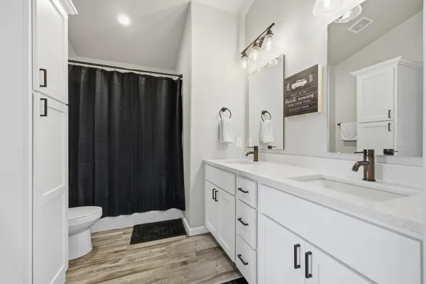 $349,900 | 1126 Highland Lane West, West Fargo, ND 58078