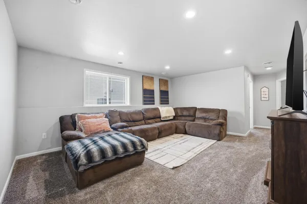 $349,900 | 1126 Highland Lane West, West Fargo, ND 58078