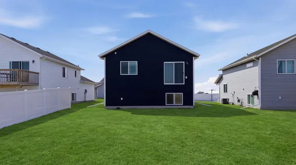 $349,900 | 1126 Highland Lane West, West Fargo, ND 58078