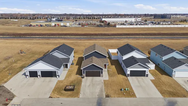 $349,900 | 1126 Highland Lane West, West Fargo, ND 58078