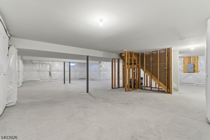 105 Junction Road Hampton, NJ 08827 - Photo 33 of 40 a view of an empty room with closet