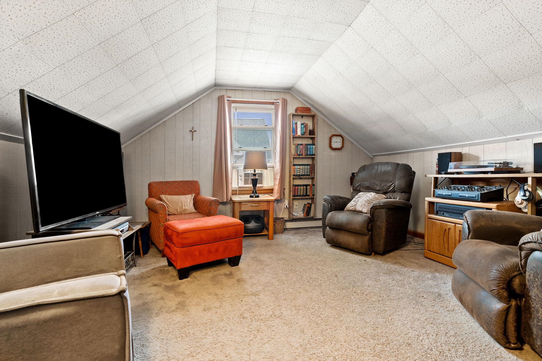 1013 Cilley Road Manchester, NH 03103 - Photo 13 of 19