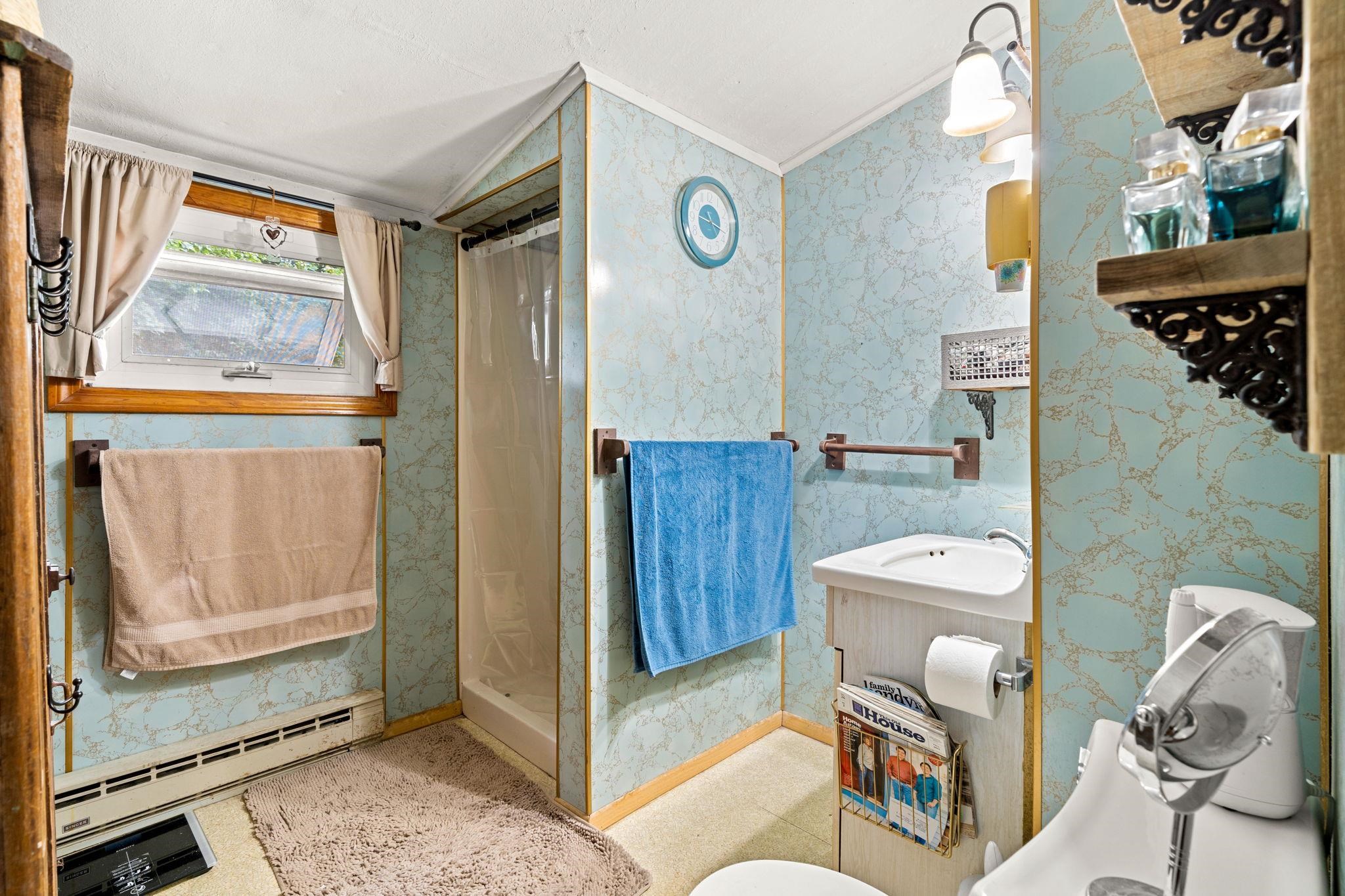 1013 Cilley Road Manchester, NH 03103 - Photo 15 of 19