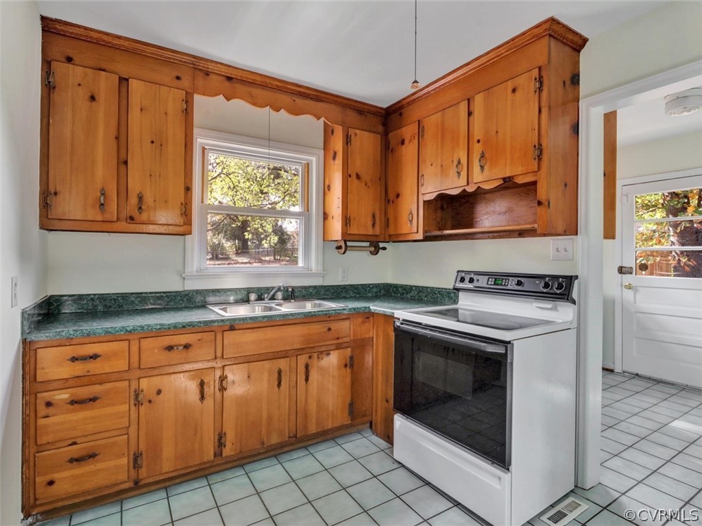 4201 Kingsland Road North Chesterfield, VA 23237 - Photo 9 of 27 Kitchen ~ Bright and cheery natural light for prep