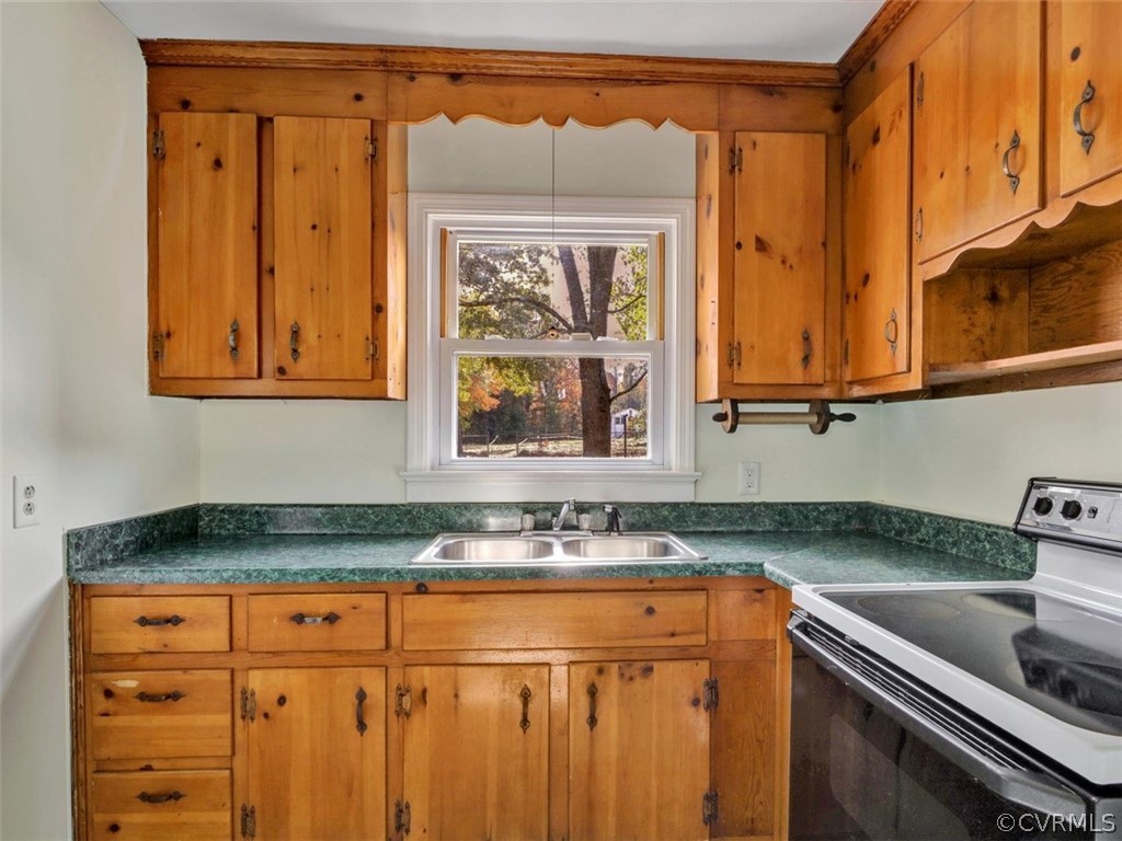 4201 Kingsland Road North Chesterfield, VA 23237 - Photo 10 of 27 Another Kitchen view.