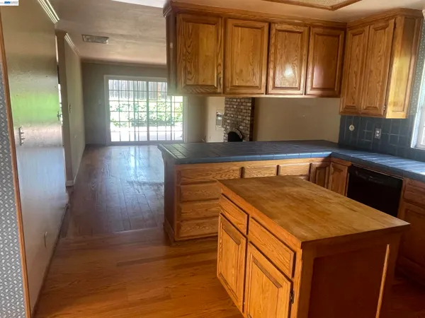 $1,299,950 | 7819 Highland Oaks Drive, Pleasanton, CA 94588