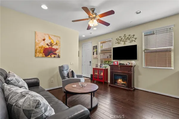 $1,275,000 | 24557 Rosette Lane, Valencia, CA 91354