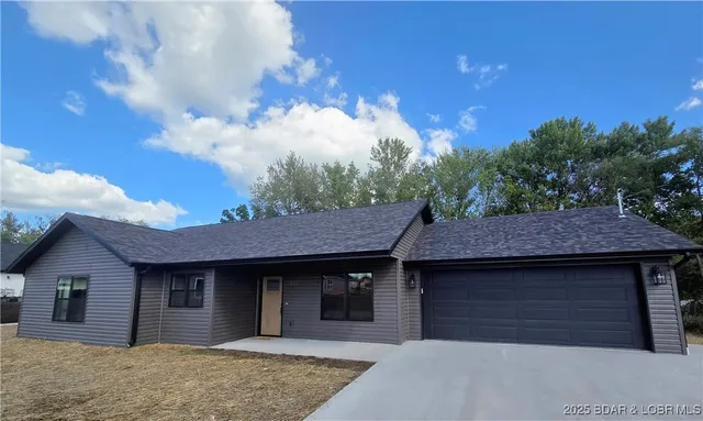 1506 September Street, Eldon, MO 65026