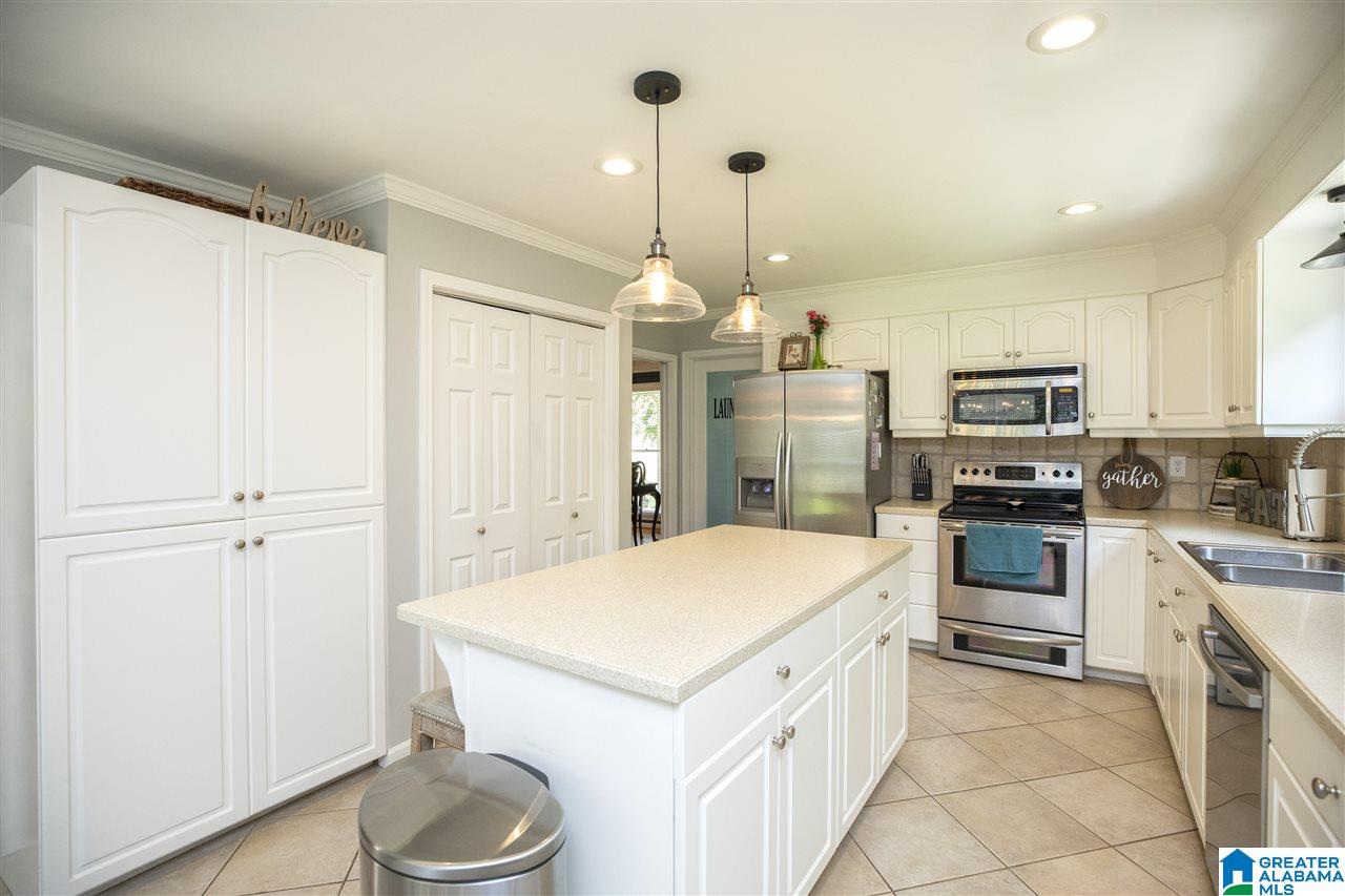893 Springmeadow Drive Gardendale, AL 35071 - Photo 11 of 49