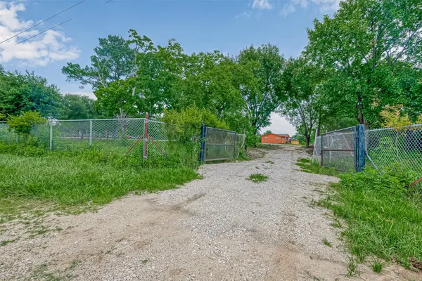 $370,000 | 1031 County Road 491, Dayton, TX 77535