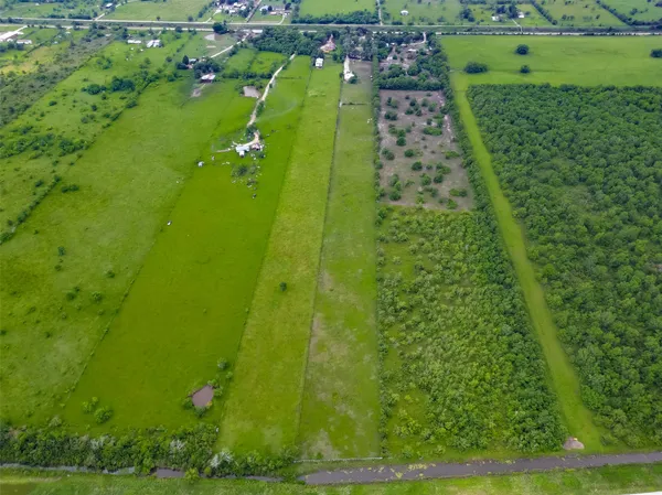 $370,000 | 1031 County Road 491, Dayton, TX 77535