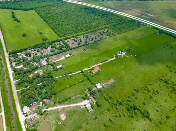 $370,000 | 1031 County Road 491, Dayton, TX 77535