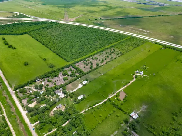 $370,000 | 1031 County Road 491, Dayton, TX 77535