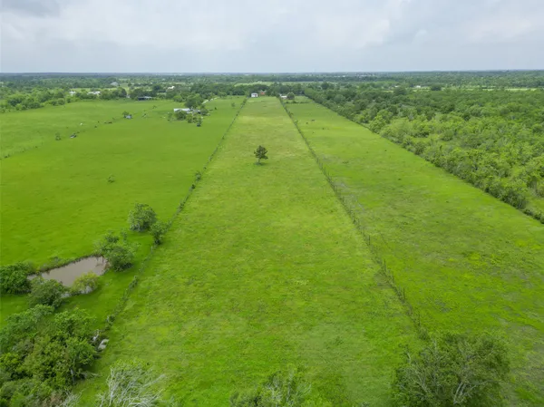 $370,000 | 1031 County Road 491, Dayton, TX 77535