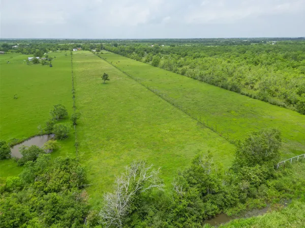 $370,000 | 1031 County Road 491, Dayton, TX 77535