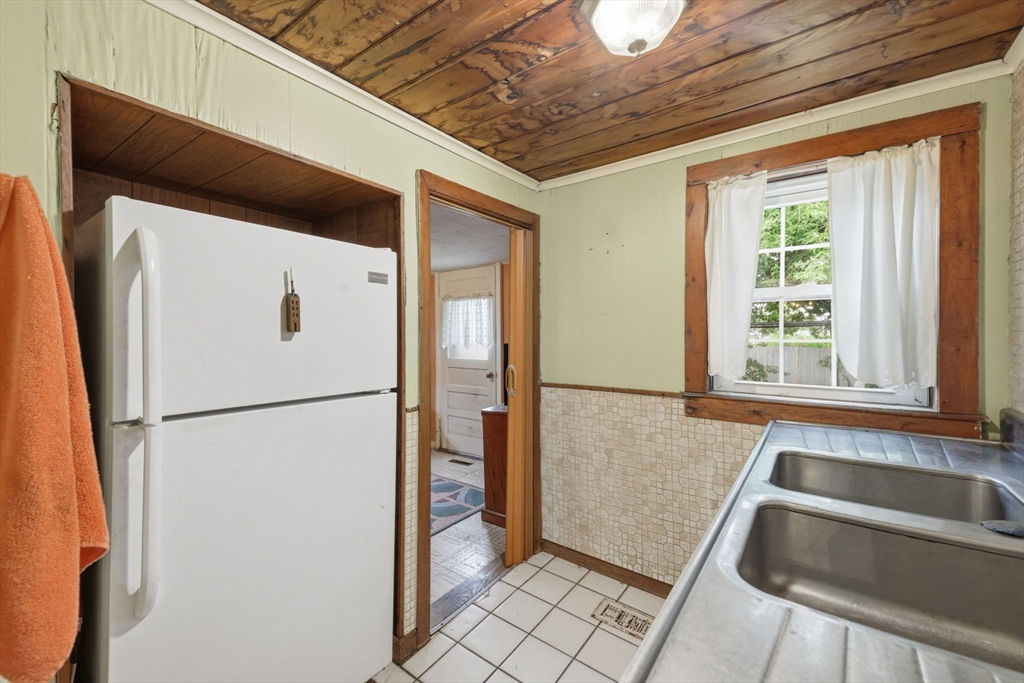 68 Chestnut Street Franklin, MA 02038 - Photo 17 of 27