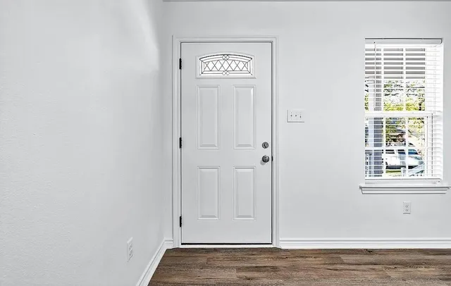 $1,300 | 404 East Elm Street, Denison, TX 75021