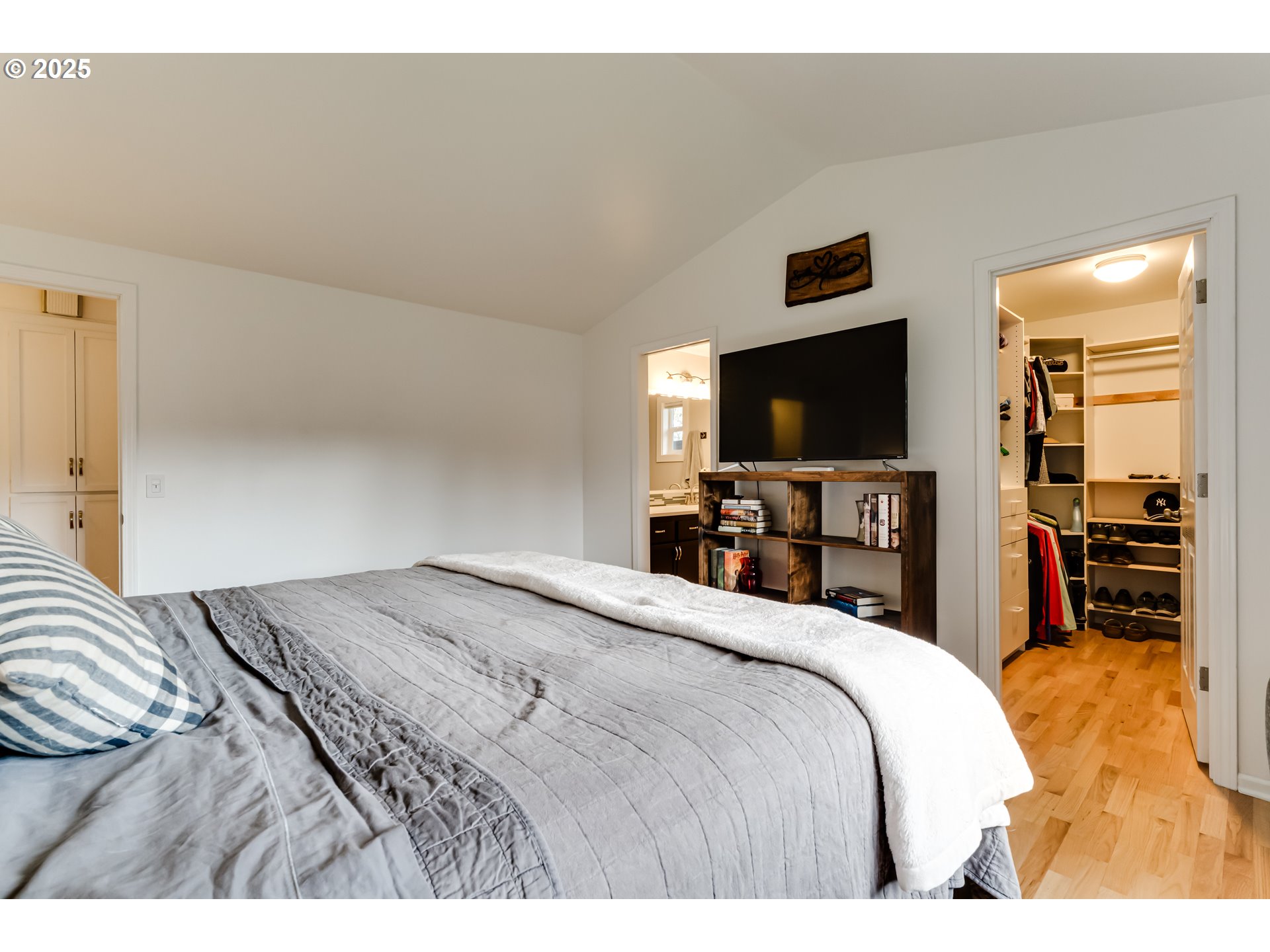 2467 Noah Street Eugene, OR 97402 - Photo 12 of 25 Primary Bedroom