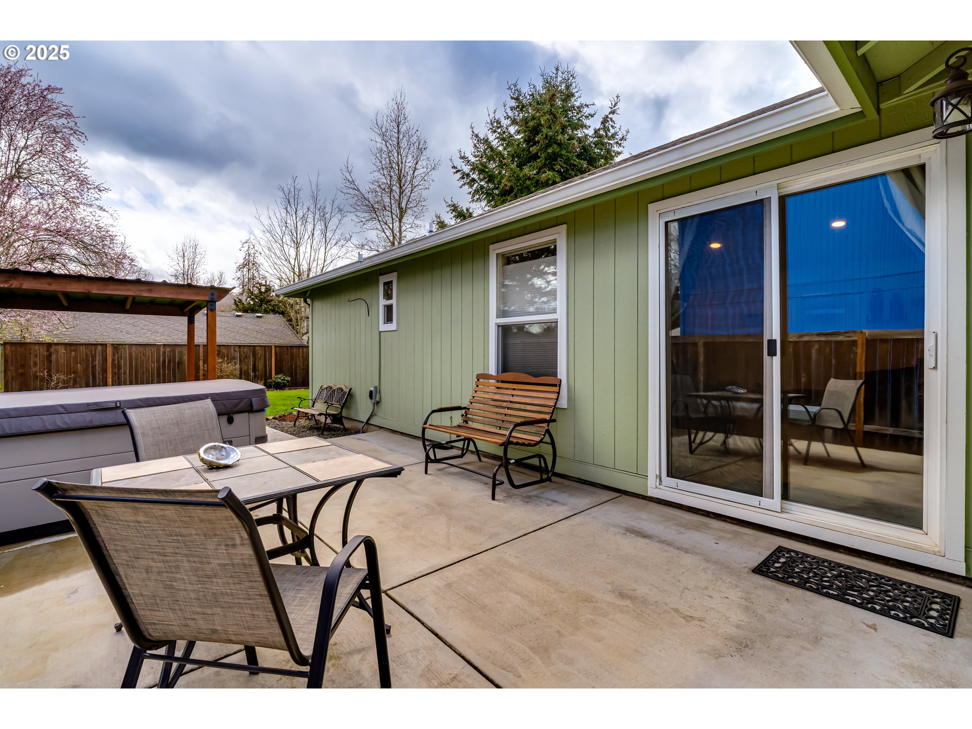 2467 Noah Street Eugene, OR 97402 - Photo 22 of 25 Patio