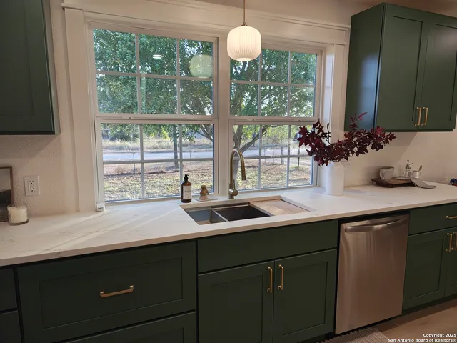 $231,000 | 371 Rose Boulevard, Charlotte, TX 78011