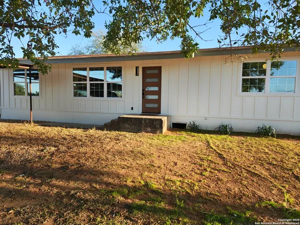 $219,799 | 371 Rose Boulevard, Charlotte, TX 78011