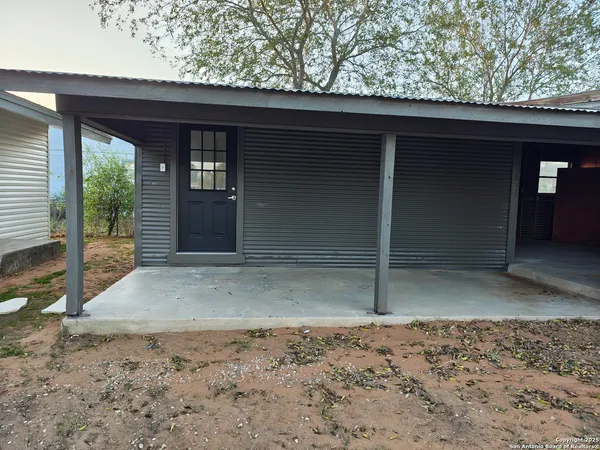 $219,799 | 371 Rose Boulevard, Charlotte, TX 78011