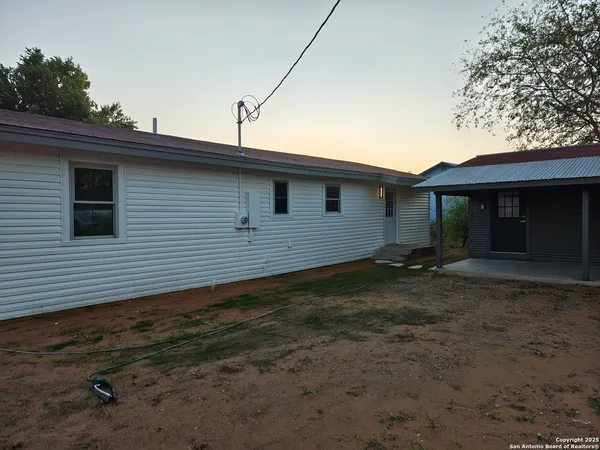 $219,799 | 371 Rose Boulevard, Charlotte, TX 78011
