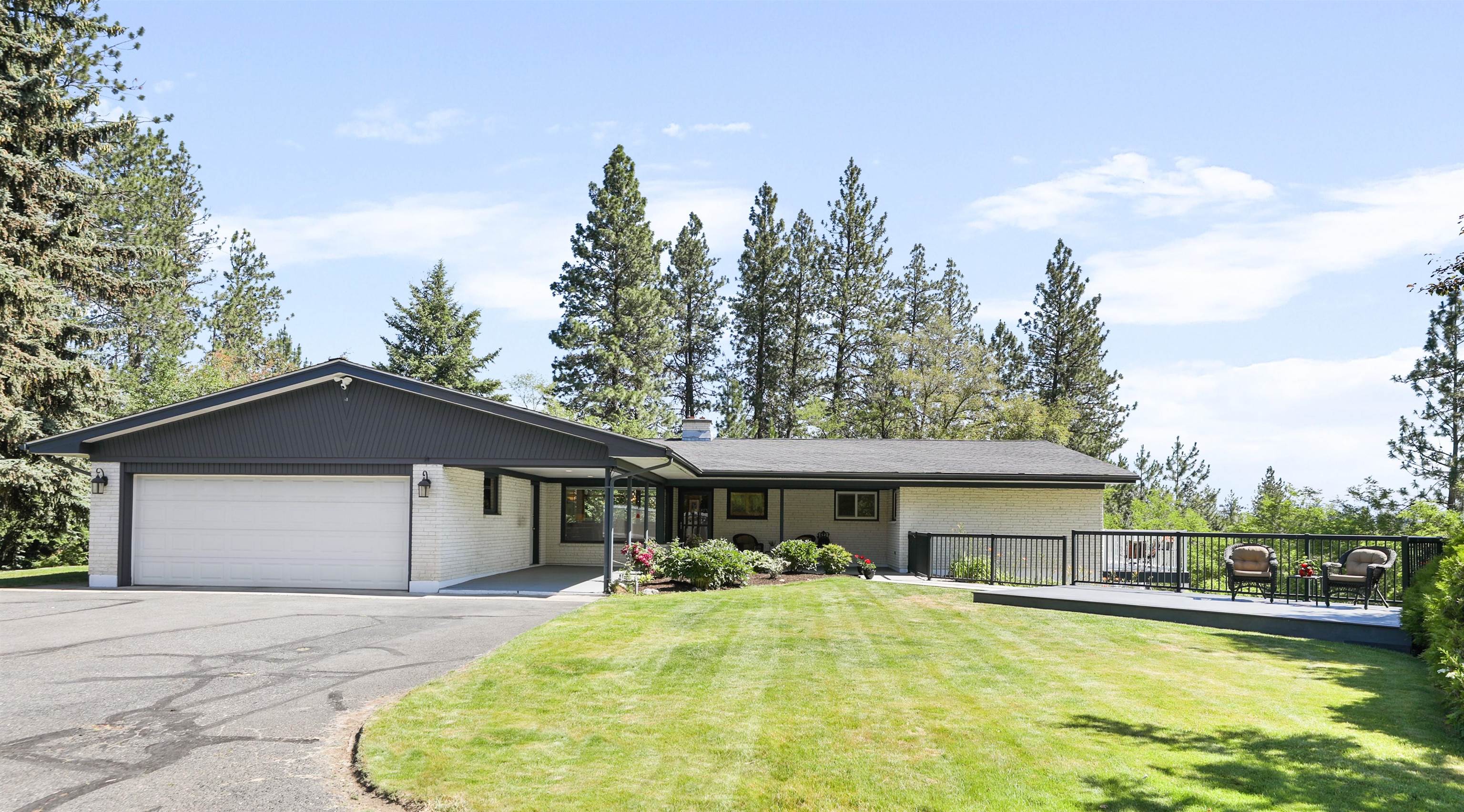 1105 West Edgehill Road Spokane, WA 99218 - Photo 1 of 39 Gallery Image 1