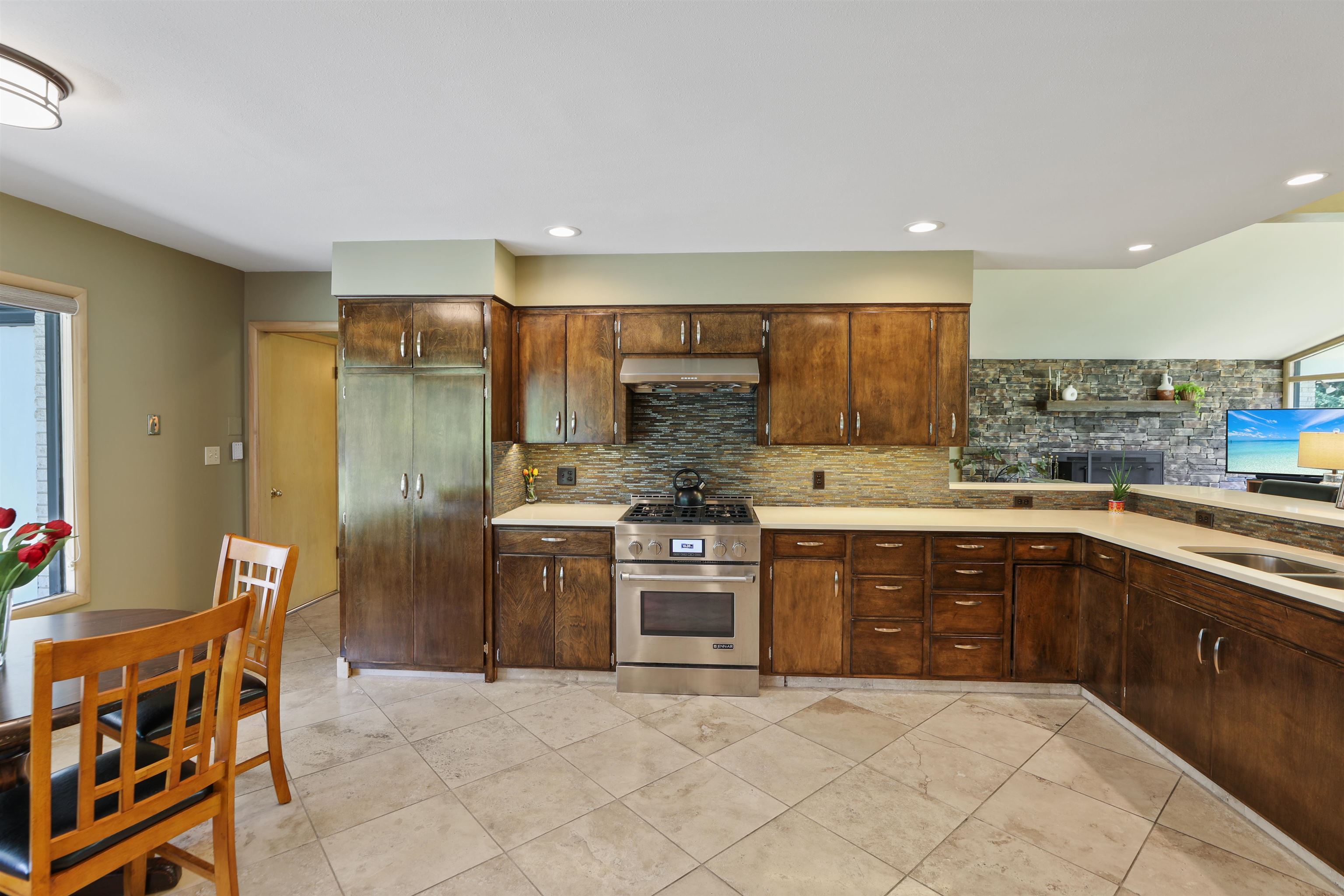 1105 West Edgehill Road Spokane, WA 99218 - Photo 15 of 39 Gallery Image 15