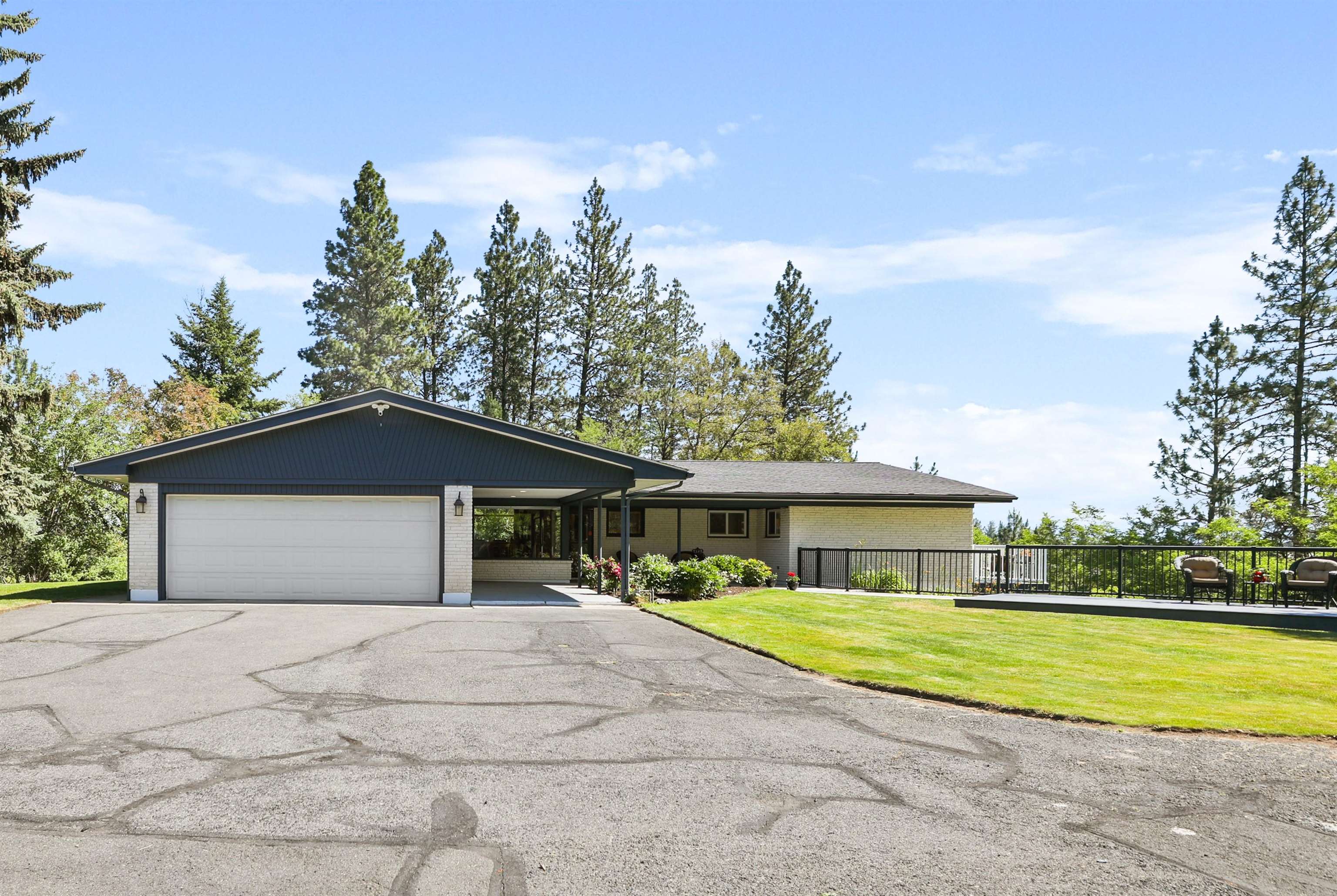 1105 West Edgehill Road Spokane, WA 99218 - Photo 4 of 39 Gallery Image 4