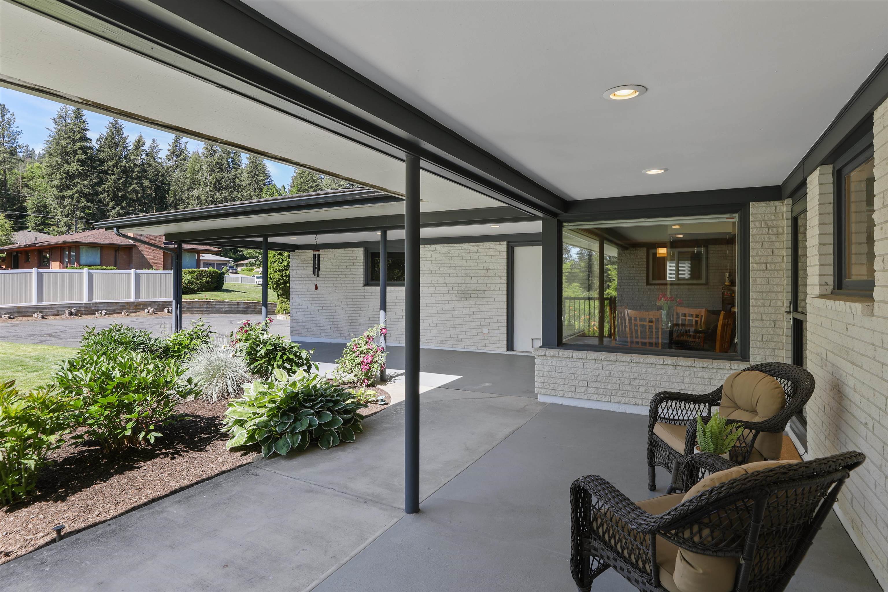 1105 West Edgehill Road Spokane, WA 99218 - Photo 6 of 39 Gallery Image 6