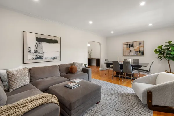 $725,000 | 15 Monmouth Court, Unit 5, Brookline, MA 02446