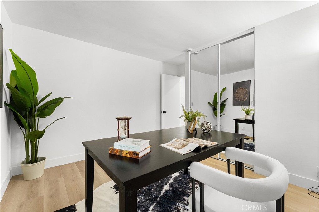 3621 Myrtle Street Irvine, CA 92606 - Photo 33 of 40 a kitchen with a table and a potted plant