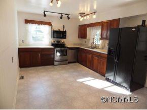 114 White Oak Rd Extension Arden, NC 28704 - Photo 5 of 14 Gallery Image 5
