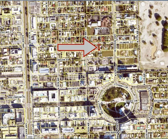 a front view of house with yard