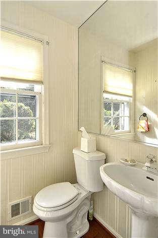 11106 Marcliff Road Rockville, MD 20852 - Photo 18 of 30 Bath