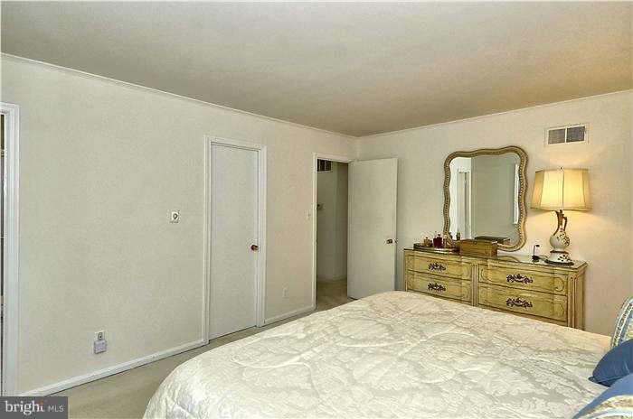 11106 Marcliff Road Rockville, MD 20852 - Photo 21 of 30 Bedroom (Master)
