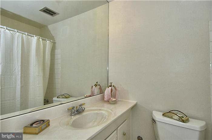 11106 Marcliff Road Rockville, MD 20852 - Photo 26 of 30 Bath