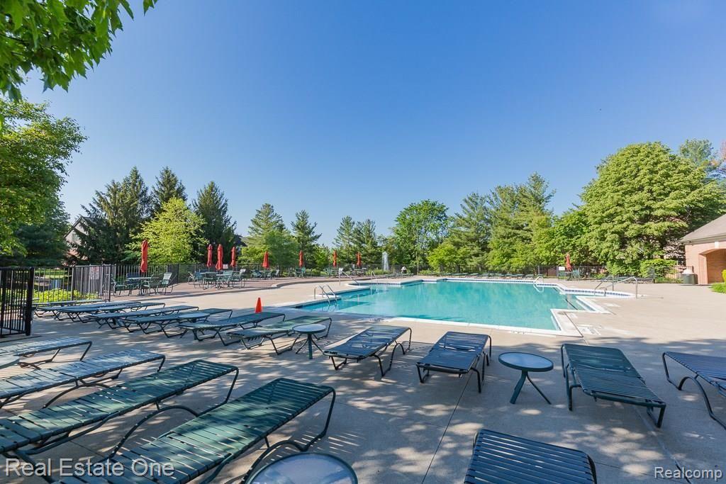 1053 Bloomview Circle Rochester, MI 48307 - Photo 28 of 30