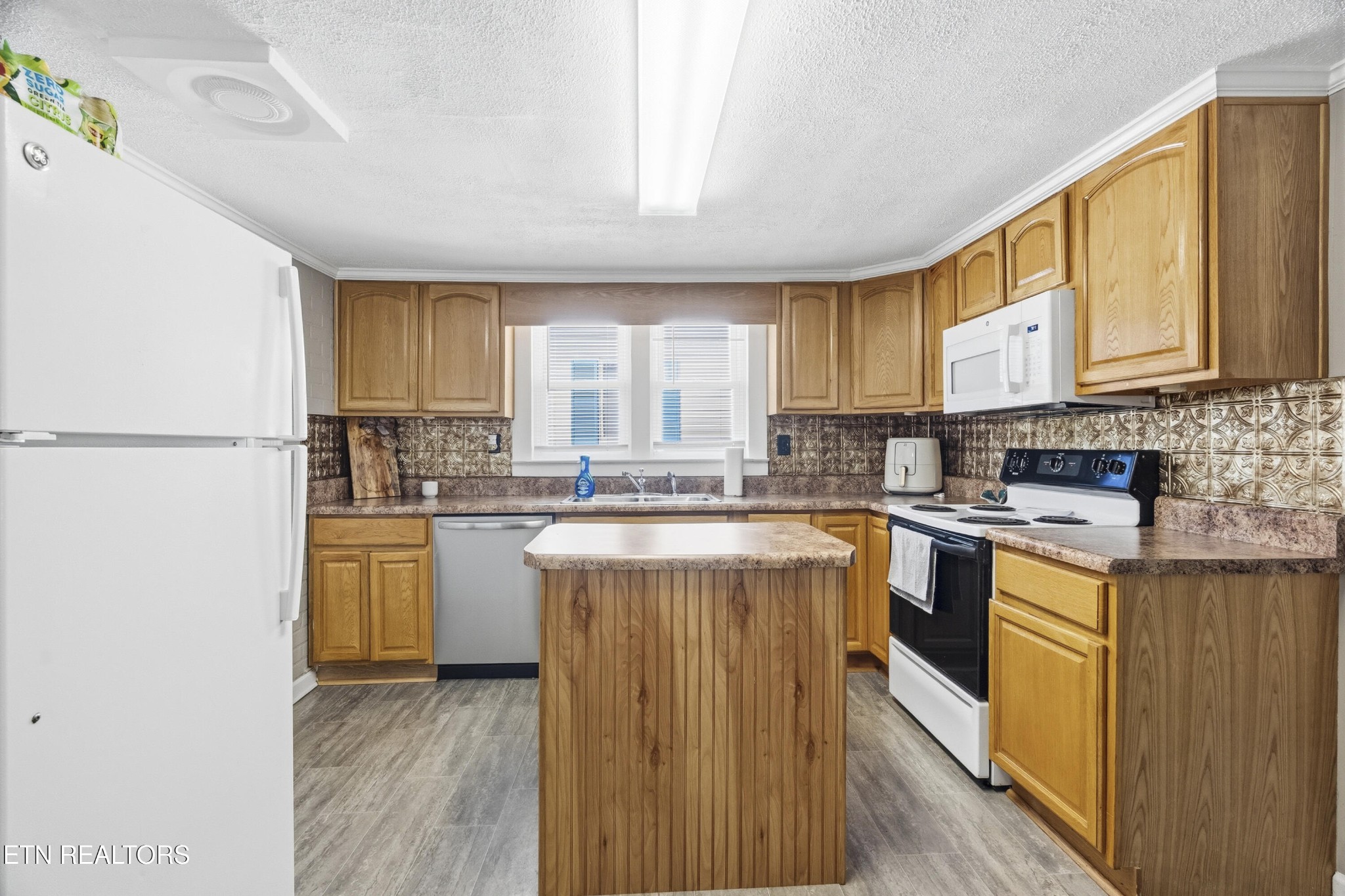 613 Fowler Street Clinton, TN 37716 - Photo 6 of 21 Gallery Image 6