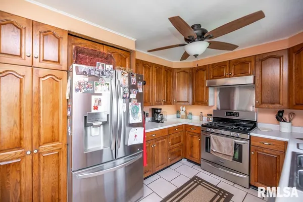 $185,000 | 2611 West Belle Vista Court, West Peoria, IL 61604