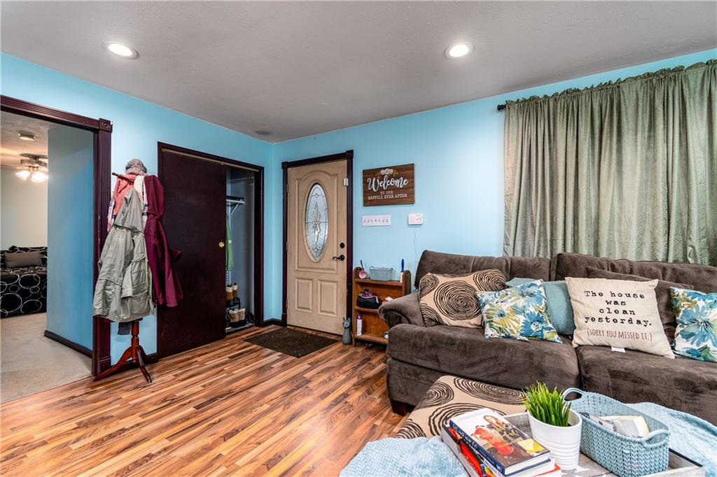 1612 Brodhead Road Coraopolis, PA 15108 - Photo 3 of 22 Gallery Image 3
