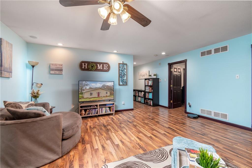 1612 Brodhead Road Coraopolis, PA 15108 - Photo 5 of 22 Gallery Image 5